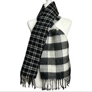 Chaps Reversible Scarf Black and Gray
